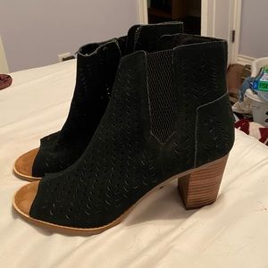toms black boot heels